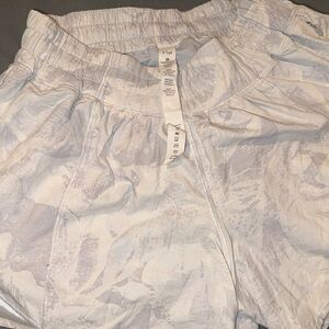 Light Gray Patterned hotty hot